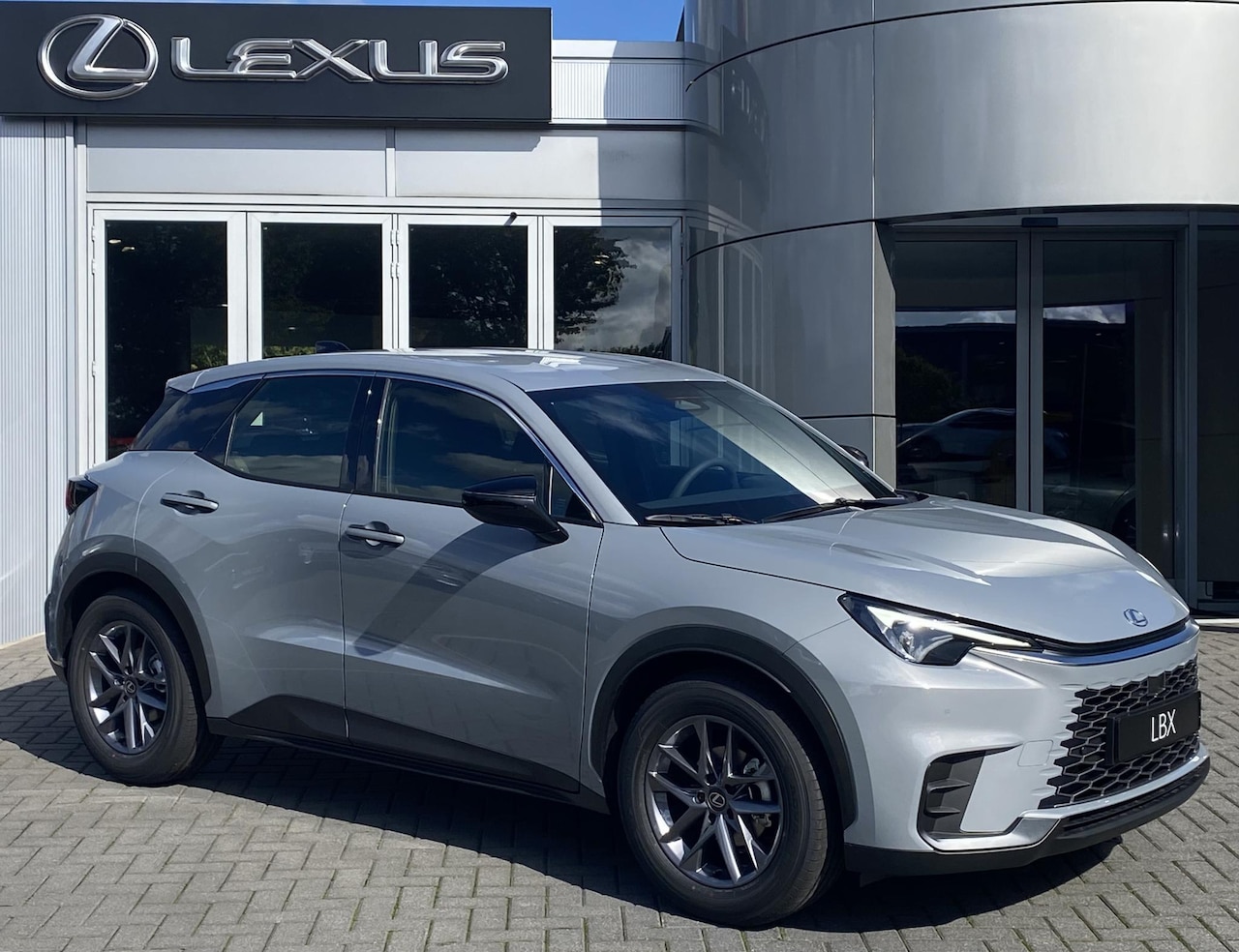 Lexus LBX - 1.5 Preference Edition 2WD DIRECT LEVERBAAR COMFORT & SAFETY PACK STOELVERW KEYLESS BLIND- - AutoWereld.nl