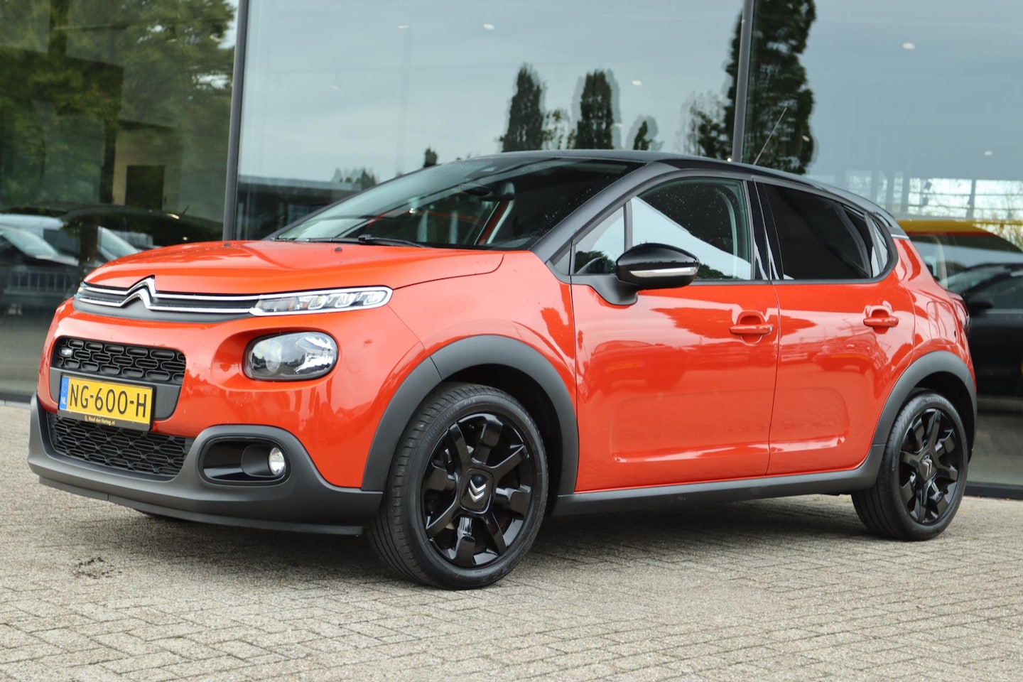 Citroën C3 - 1.2 PT S&S SHINE | CARPLAY | AFN. TREKHAAK | CAMERA | NAVI | CRUISE - AutoWereld.nl