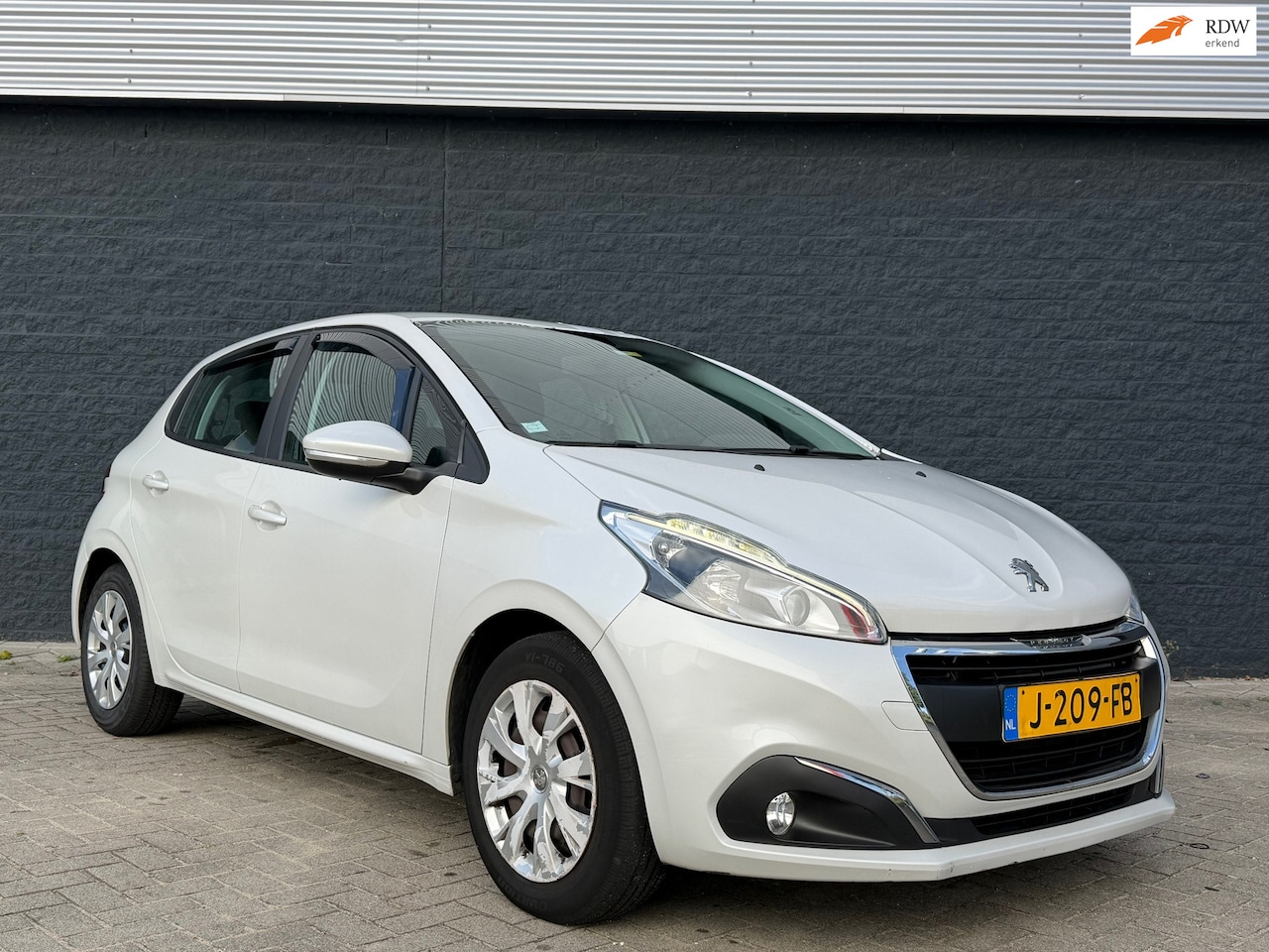 Peugeot 208 - 1.2 Active LED/AIRCO - AutoWereld.nl