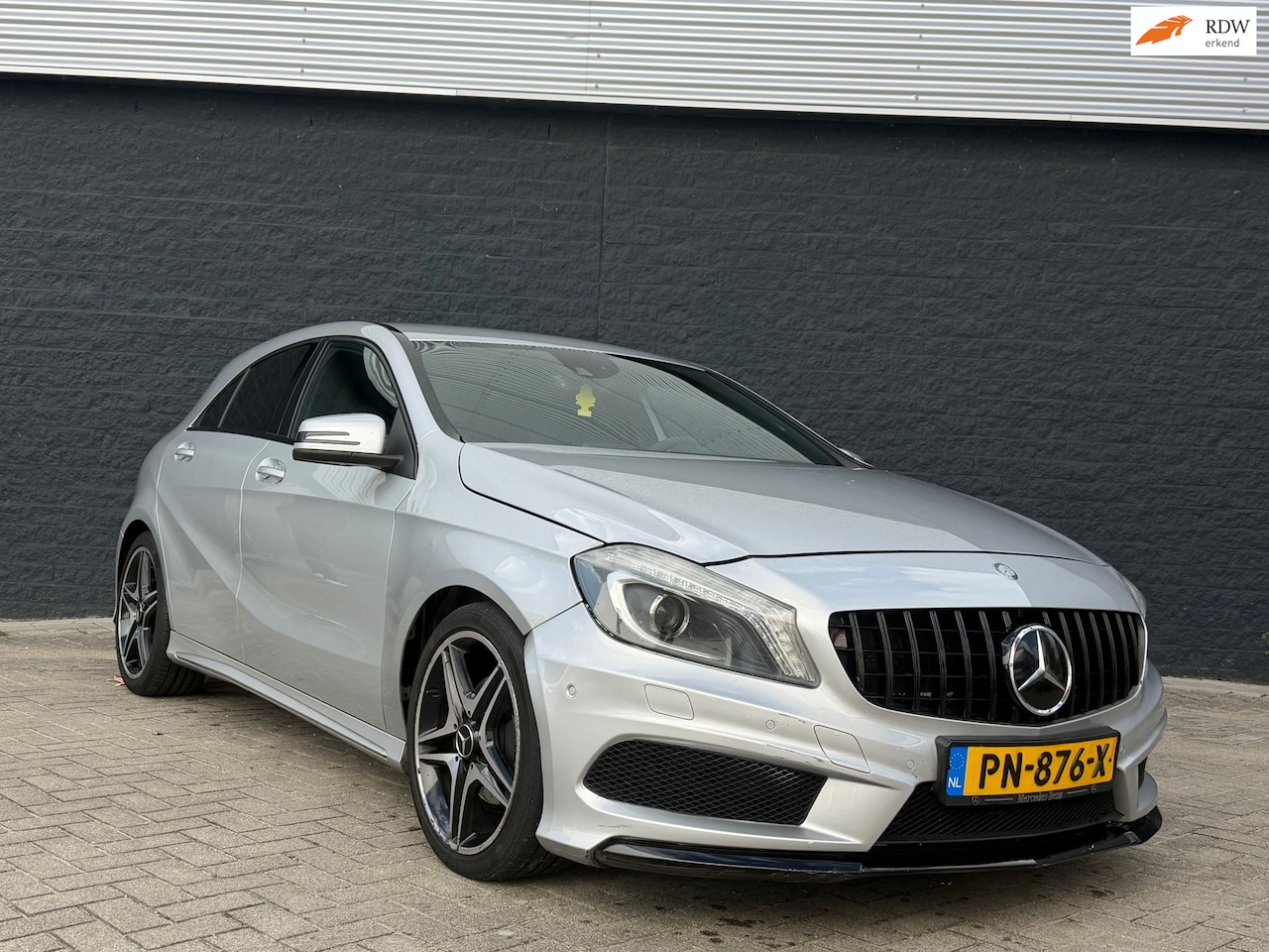 Mercedes-Benz A-klasse - 180 AMG LED/LEER/A45LOOK - AutoWereld.nl