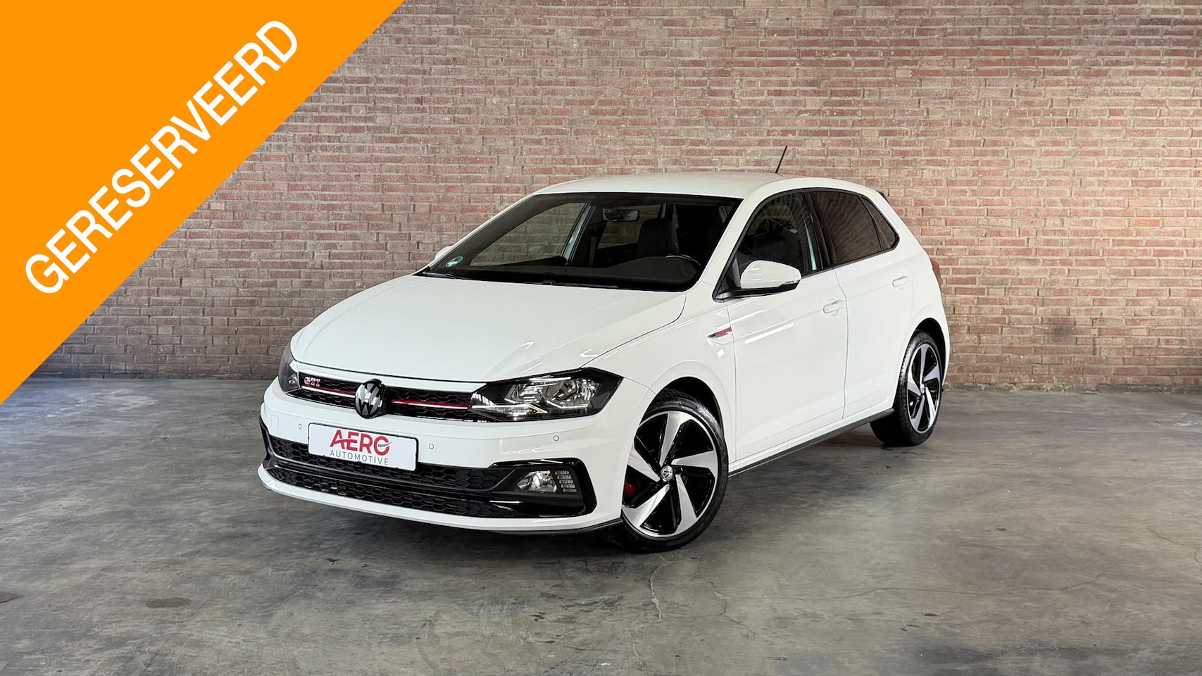 Volkswagen Polo - 2.0 TSI GTI Clima / Winter Pakket / CarPlay / ABC Uitlaat systeem / Navi / PDC - AutoWereld.nl
