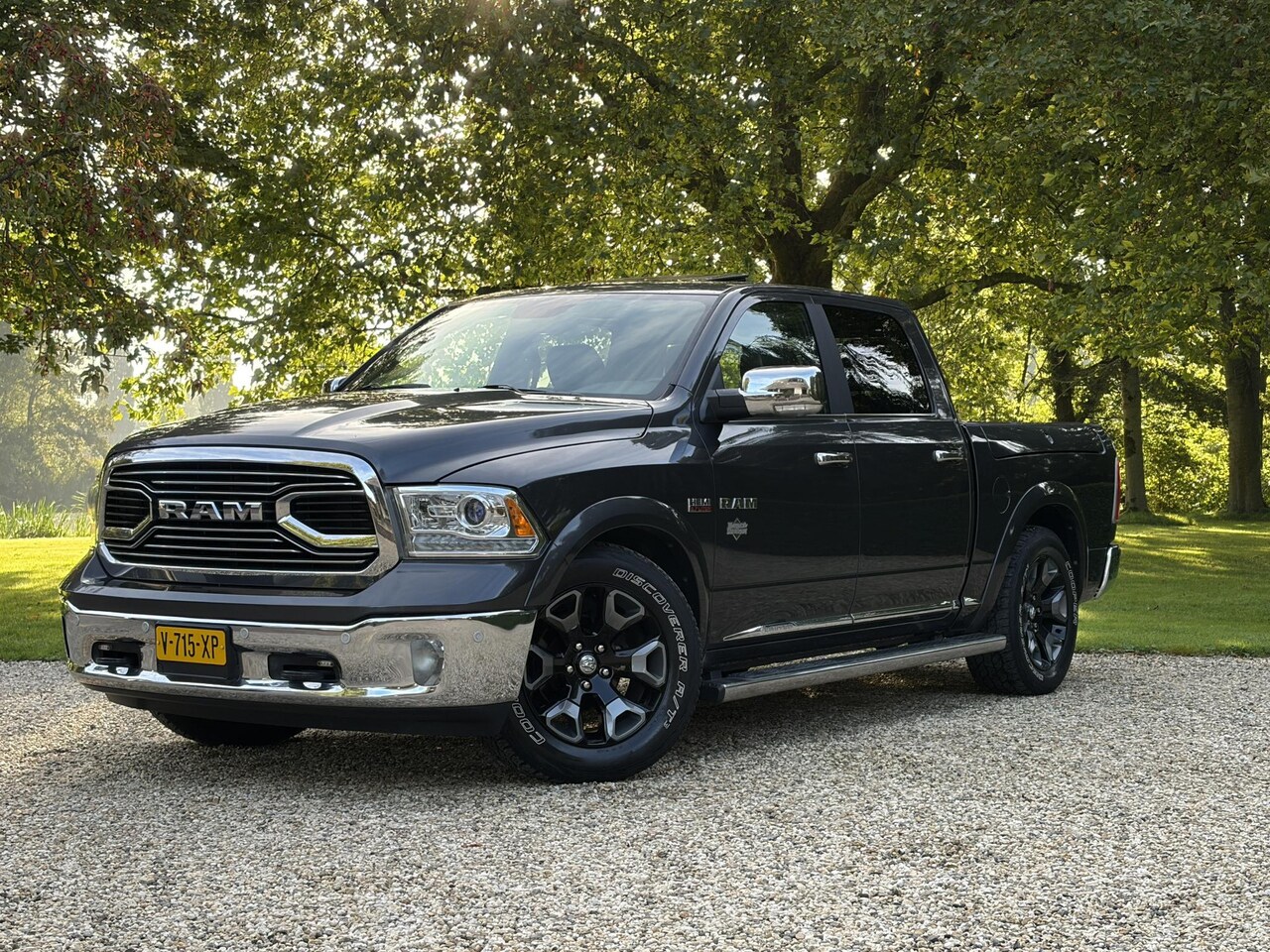 Dodge Ram 1500 - 5.7 V8 4x4 Crew Cab 5'7 Longhorn *Luchtvering* - AutoWereld.nl