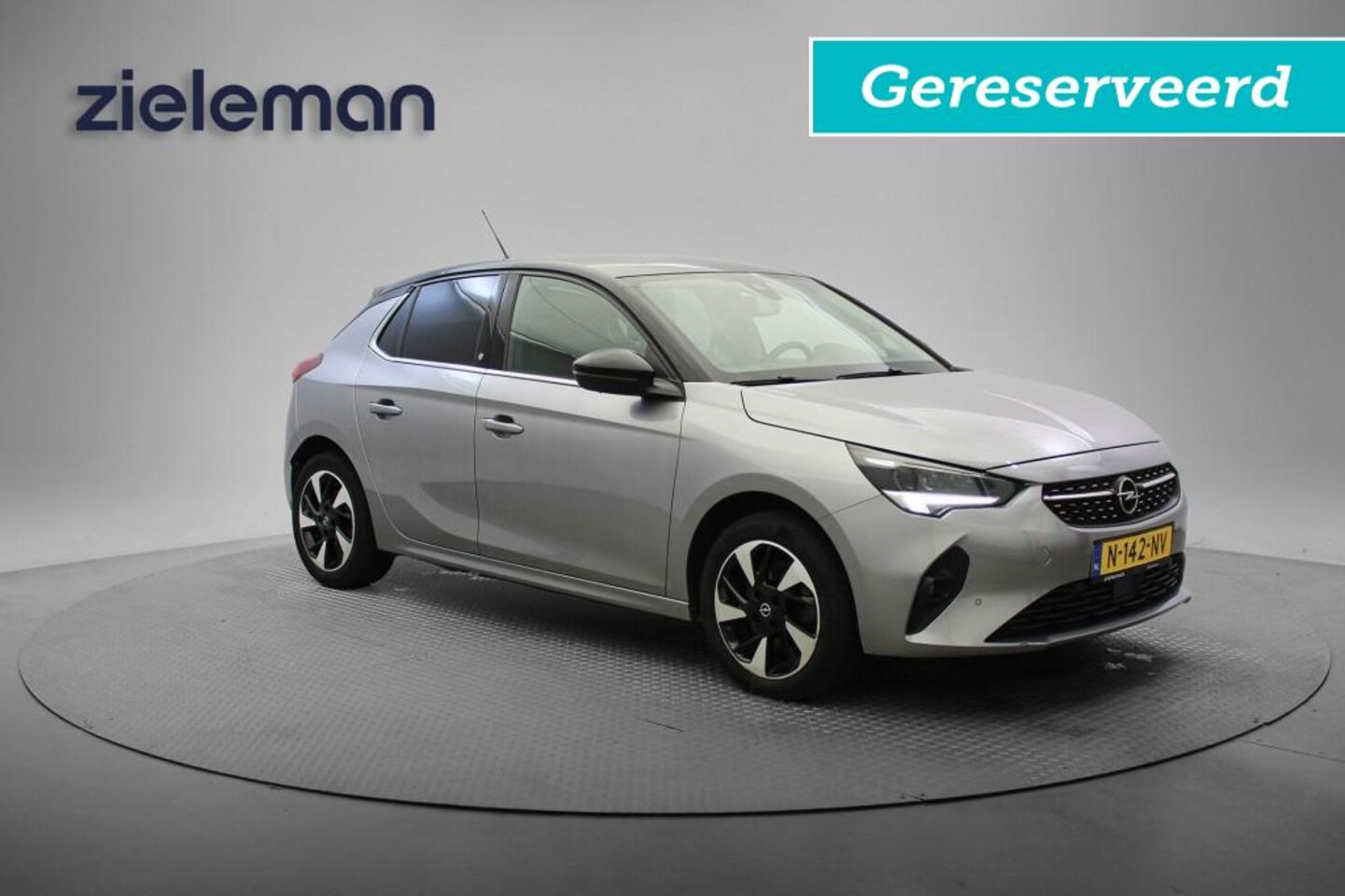 Opel Corsa-e - Elegance 50 kWh - Carplay, Camera, Cruise, Clima, Half Leer, SOH 87,5% GERSERVEERD - AutoWereld.nl
