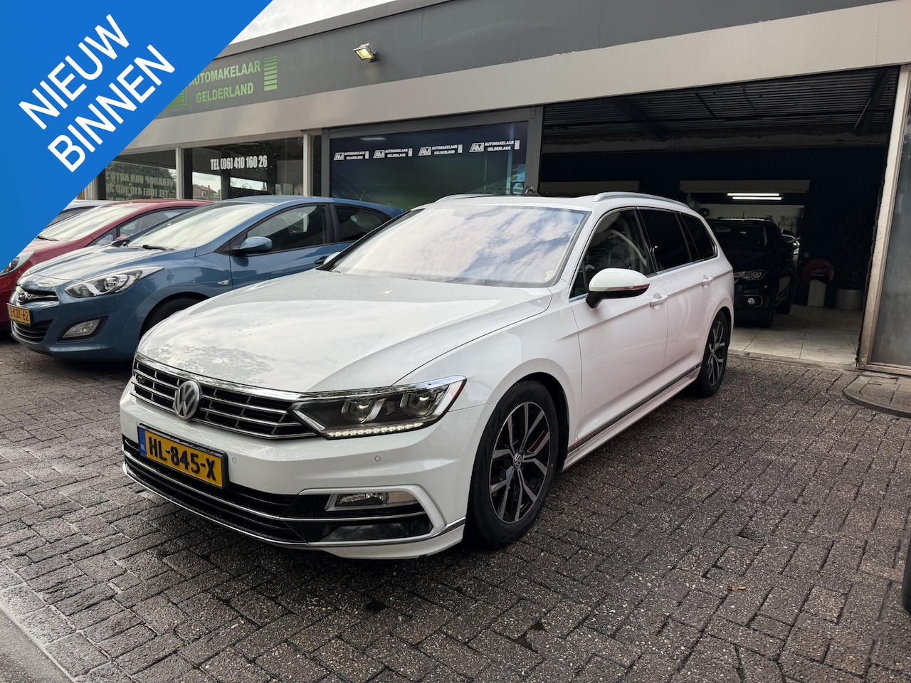 Volkswagen Passat Variant - 1.4 TSI ACT Business Edition R | AUTOMAAT | STOELVERWARMING | PANO | TREKHAAK | LMV | - AutoWereld.nl