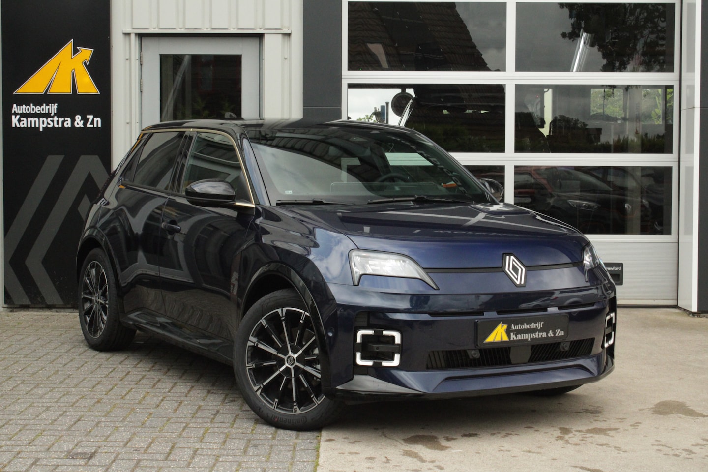 Renault 5 - E-Tech Iconic 150 comfort range 52 kWh | Stuur-/stoel verw. | Achteruitrijcamera | Carplay - AutoWereld.nl