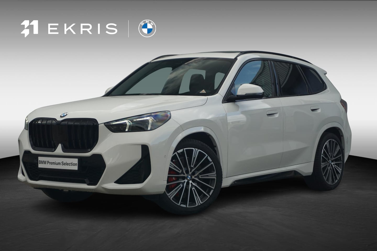 BMW X1 - sDrive20i M Sport Pro / Trekhaak / Panoramadak / Keyless entry / Adaptieve LED koplampen / - AutoWereld.nl