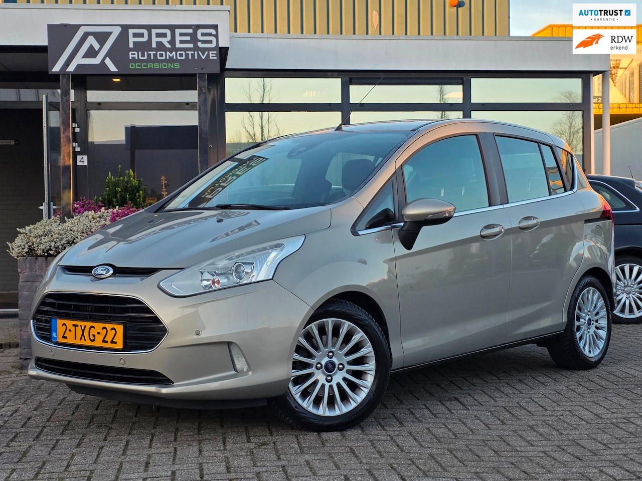 Ford B-Max - 1.0 EcoBoost Titanium |CLIMA|CRUISE|NAVI|TREKHAAK - AutoWereld.nl