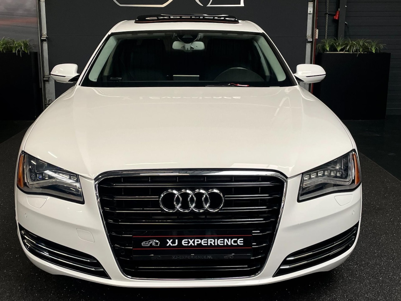 Audi A8 - 4.2 FSI quattro Lang Exclusive*Panoramadak*Massage*Lage KM*Export*Bomvol! - AutoWereld.nl