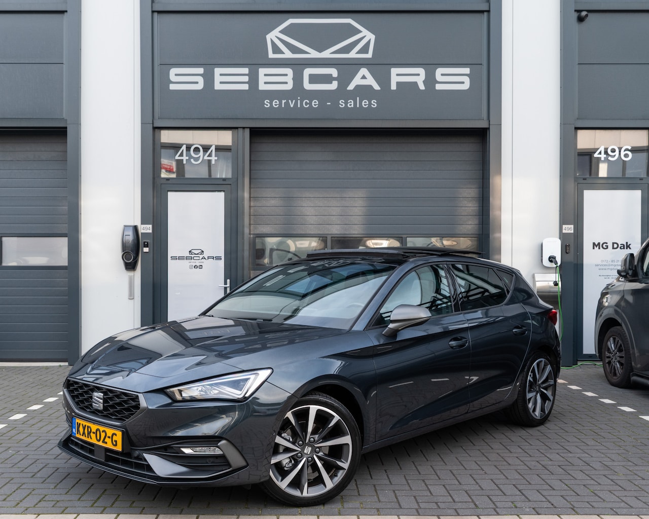 SEAT Leon - 1.5 eTSI FR DSG PANODAK, CARPLAY, BEATS, ADAPT CRUISE, 18INCH - AutoWereld.nl