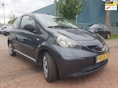 Toyota Aygo - 1.0-12V +