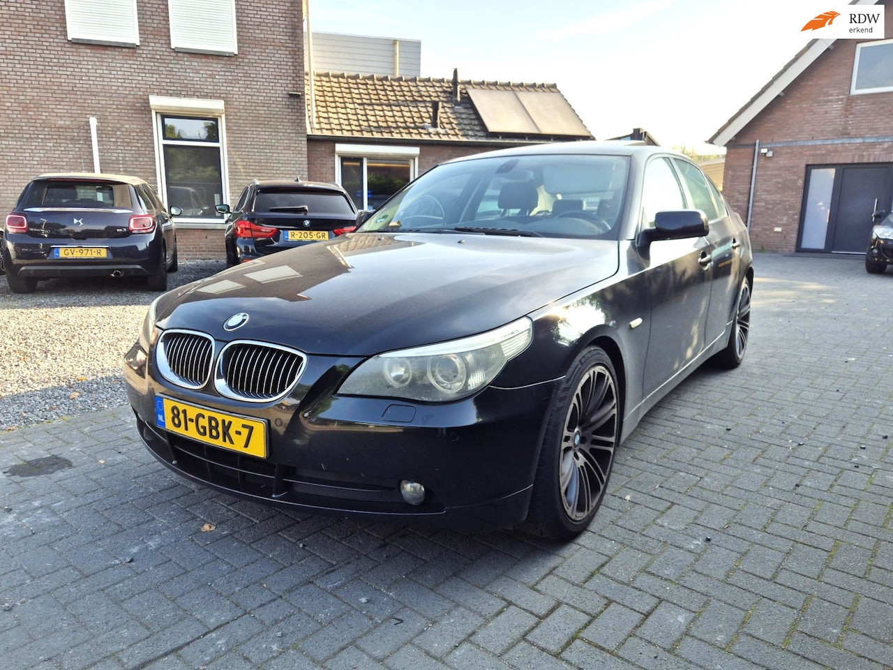 BMW 5-serie - 523i Exe Automaat Navi,Clima,cruise,schuifdak - AutoWereld.nl