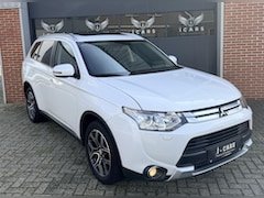 Mitsubishi Outlander - 2.0 Instyle 4WD 7 pers. NAVI SCHUIFDAK TREKHAAK