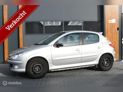 Peugeot 206 - 1.6-16V Griffe NAP APK geldig tot 02-2027