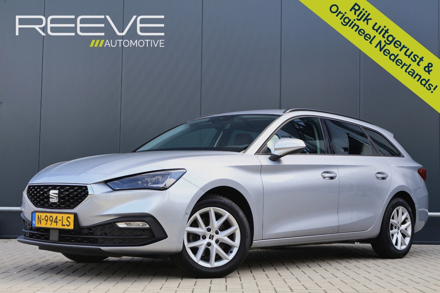 SEAT Leon Sportstourer - 1.0 TSI Style Business Intense | Wegklapbare Trekhaak | Camera | Adaptieve Cruise Control - AutoWereld.nl