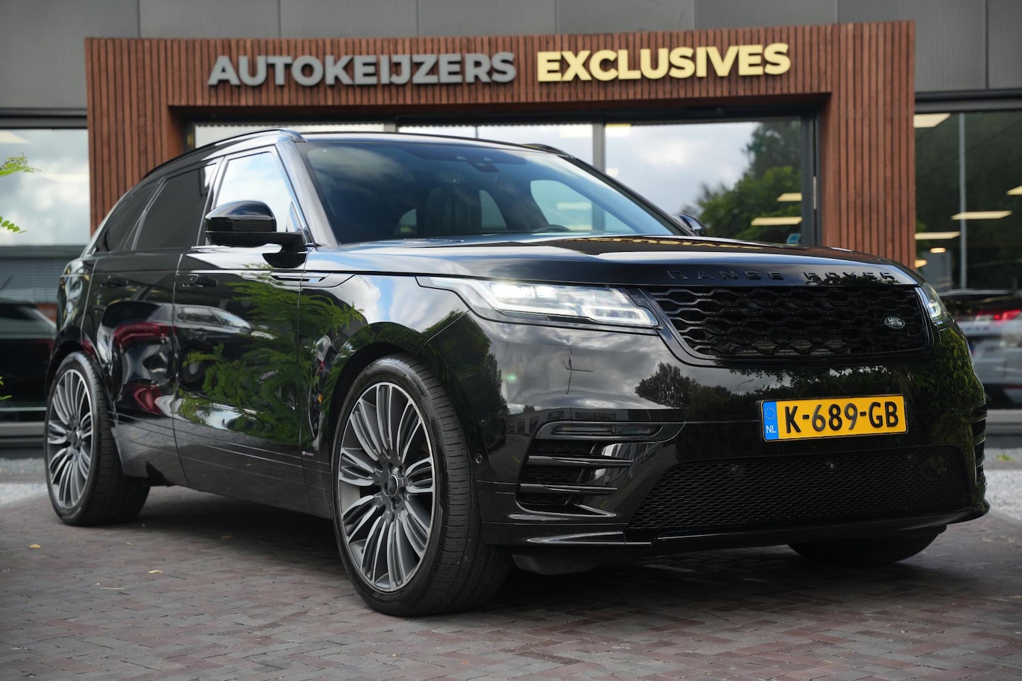 Land Rover Range Rover Velar - 3.0 D300 AWD R-Dynamic HSE BTW Panoramadak Adapt. Cruise Stoelclima Massage HeadUp Meridia - AutoWereld.nl