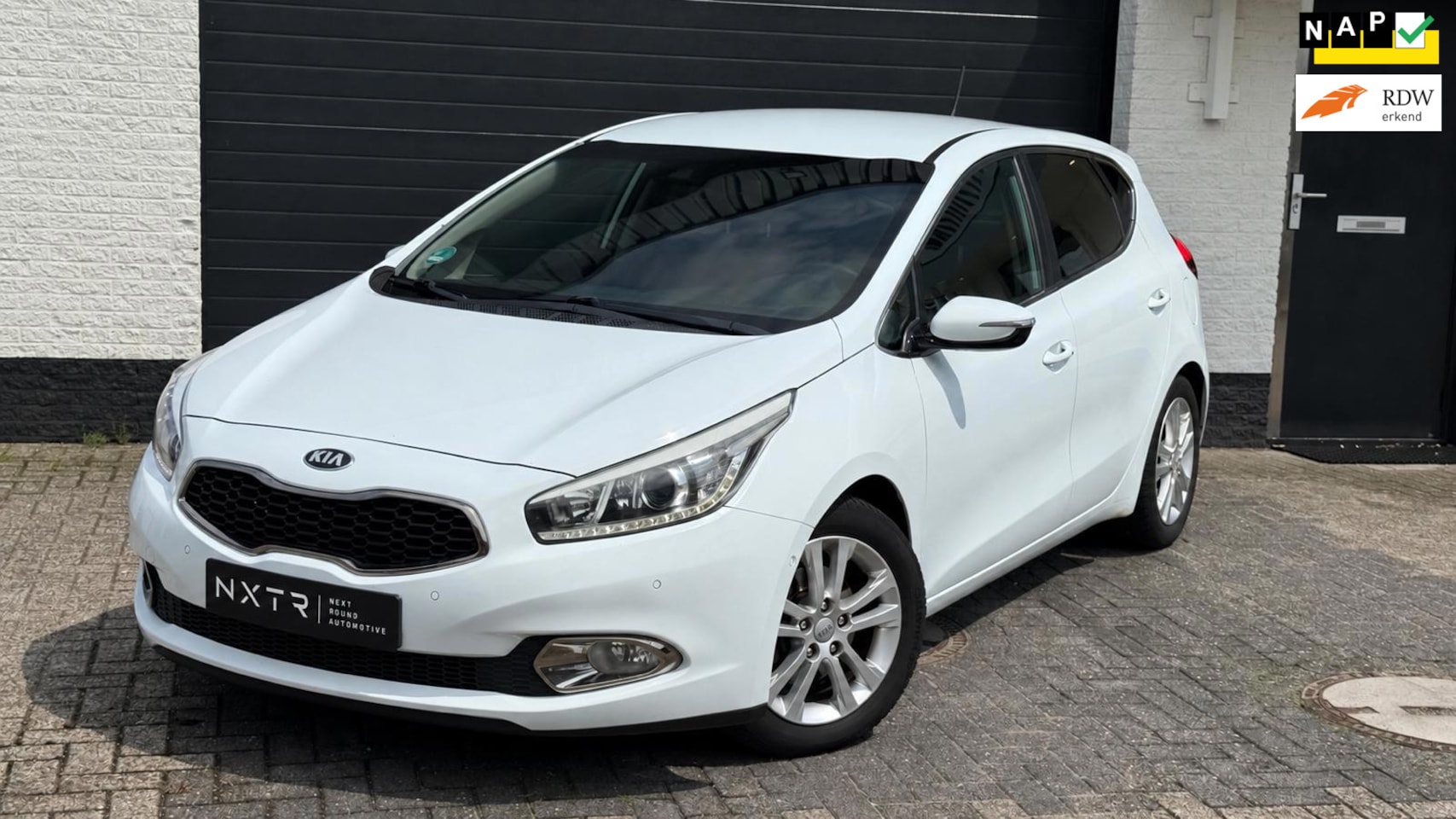 Kia Cee'd - 1.6 GDI Super Pack | NAP | Keyless | Navi | Trekhaak - AutoWereld.nl