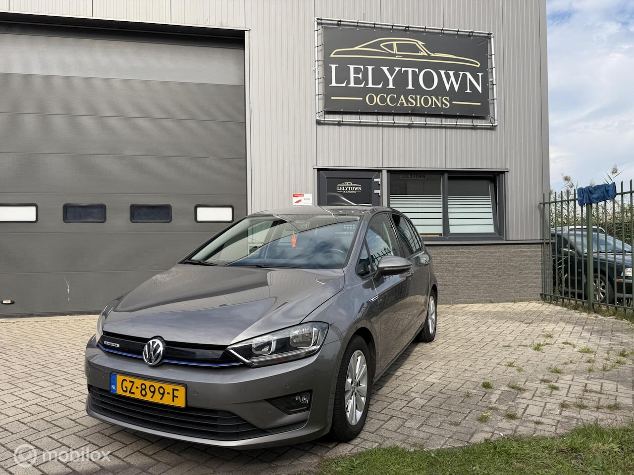 Volkswagen Golf Sportsvan - 1.0 TSI | 2de Eig | PDC | Trekhaak - AutoWereld.nl