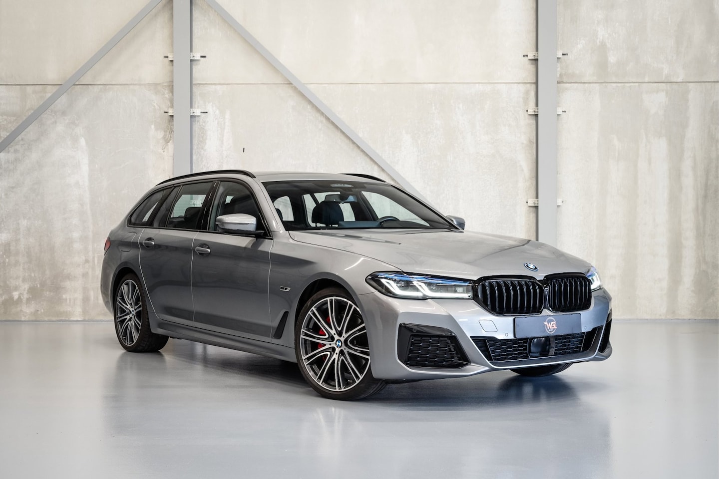 BMW 5-serie Touring - 530e xDrive | 360 camera | 20 inch | M-Sport Pro | HUD | Laser | Harman Kardon | DDC - AutoWereld.nl