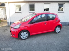Toyota Aygo - geleverd met nieuwe APK