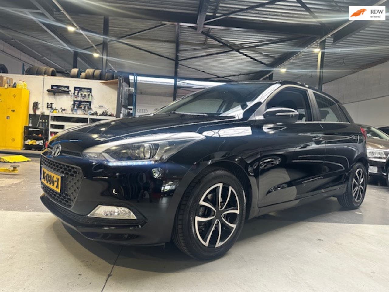 Hyundai i20 - 1.2 HP i-Motion/Dealer onderhouden/Apk nieuw bij aflevering - AutoWereld.nl