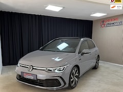 Volkswagen Golf - 1.5 TSI R-Line. HUD/H&K /PANO/VOL