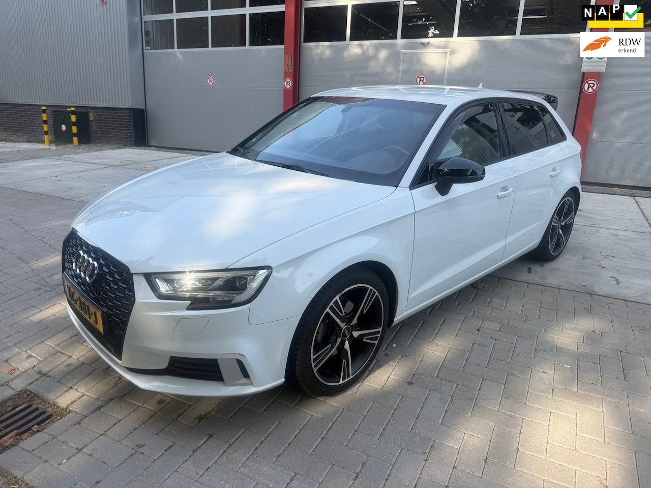 Audi A3 Sportback - 1.0 TFSI Sport Lease Edition Keyless Entry Virtuele scherm Navi - AutoWereld.nl