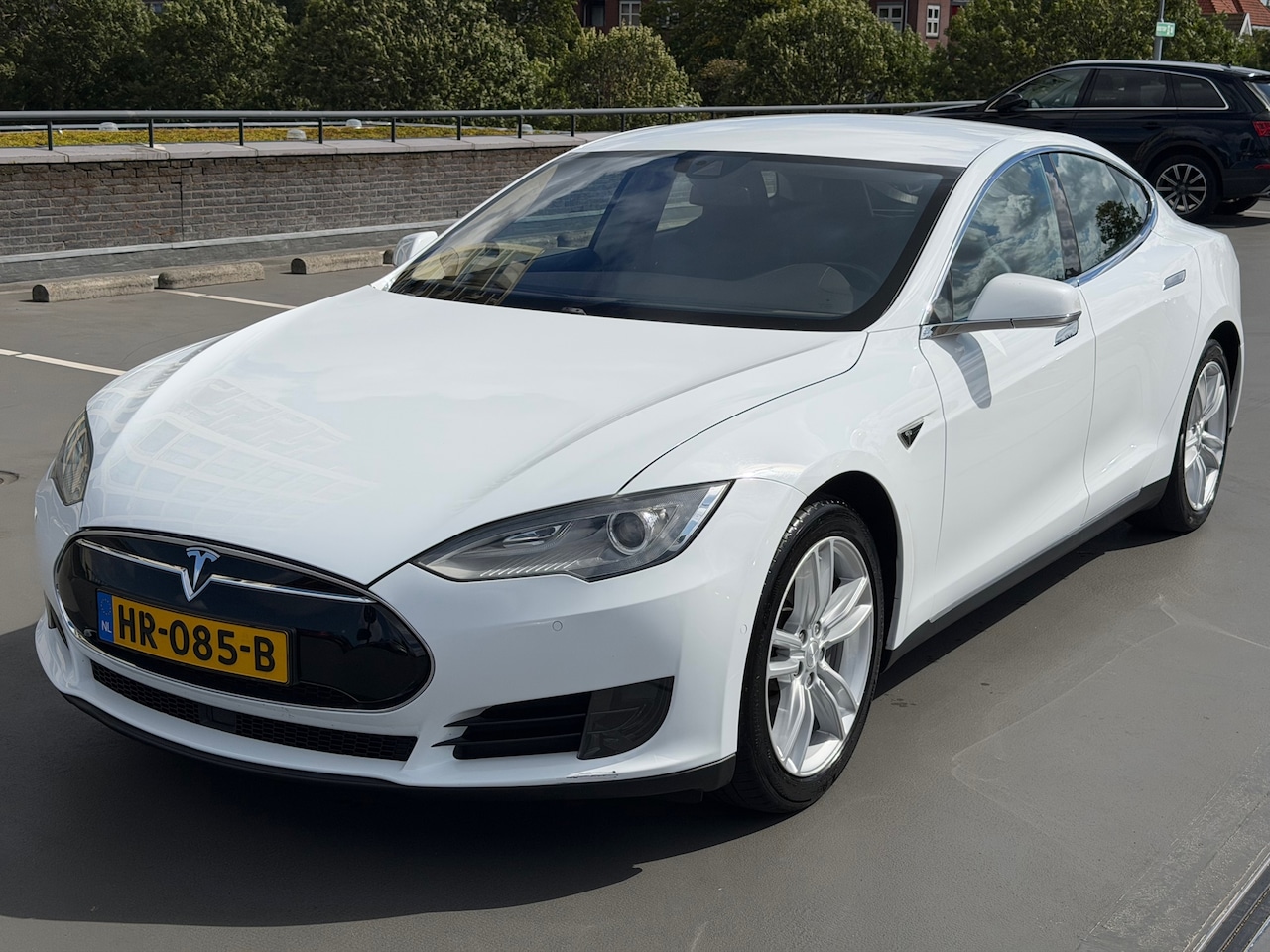 Tesla Model S - 70 Base 320+ Km Accubereik Adaptief Cruise Camera DEALER onderhouden Dec 2015 Model - AutoWereld.nl