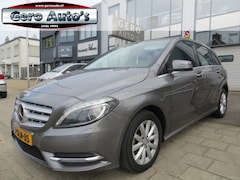 Mercedes-Benz B-klasse - 180 Ambition nl-auto , cruise control trekhaak pdc etc