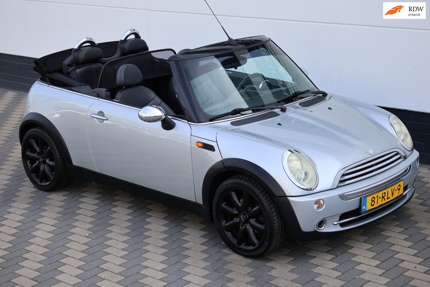 MINI Cabrio - 1.6 Cooper Leer en ijskoude airco !!! - AutoWereld.nl