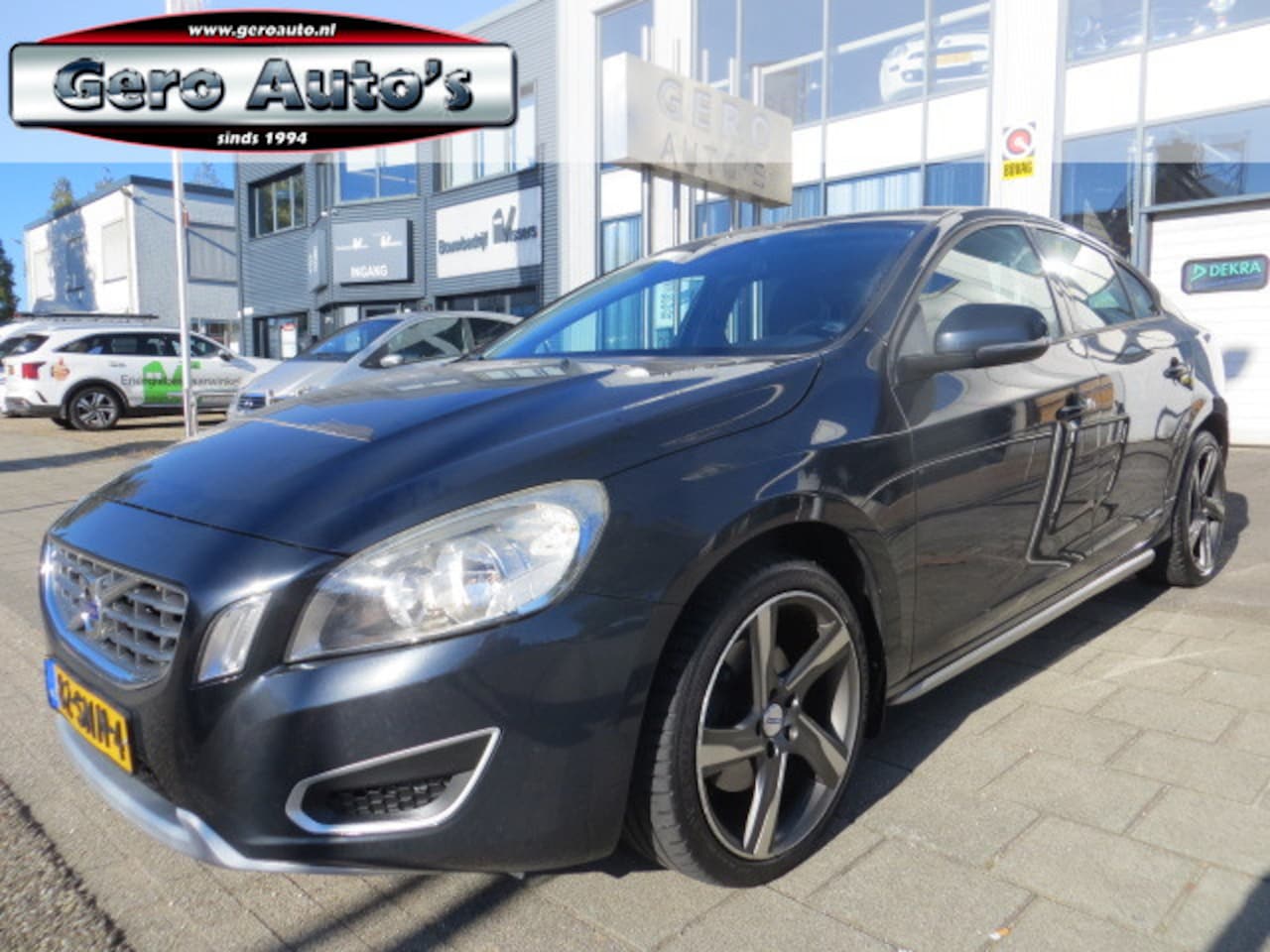 Volvo S60 - 1.6 T4 Kinetic 1.6 T4 Kinetic 180 pk ,zeer nette auto ,prima onderhouden - AutoWereld.nl