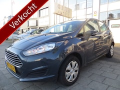 Ford Fiesta - 1.25 Titanium 5 deurs let op rijdbare schade zie foto`s