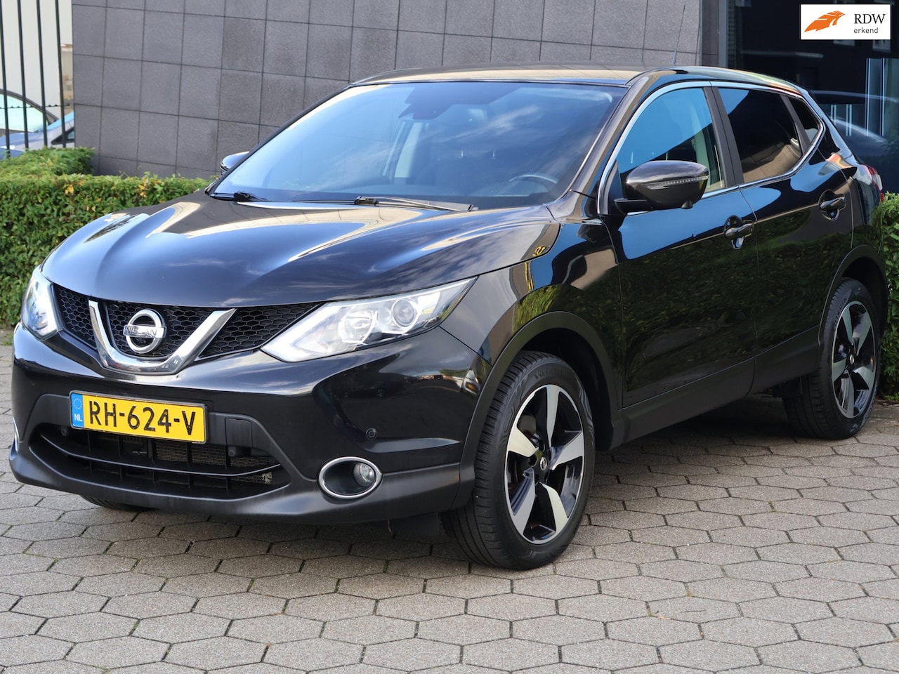 Nissan Qashqai - 1.2 N-Vision|360 Cam|Cruise|Nav|Climate|Keyless - AutoWereld.nl