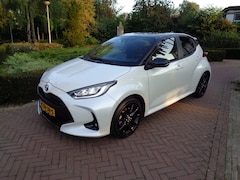 Toyota Yaris - 1.5 Hybrid 116pk CVT Executive Sport bij specialist , rijklaarprijs