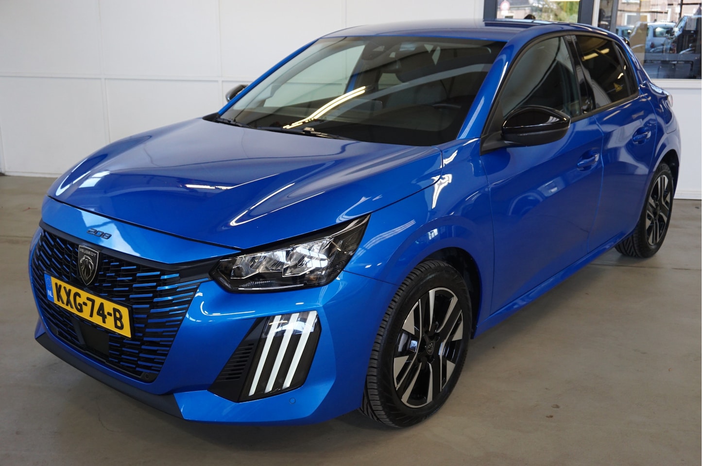 Peugeot 208 - 1.2 Hybrid 110 e-DCS6 Allure Cruise control adaptief/file assistent - AutoWereld.nl