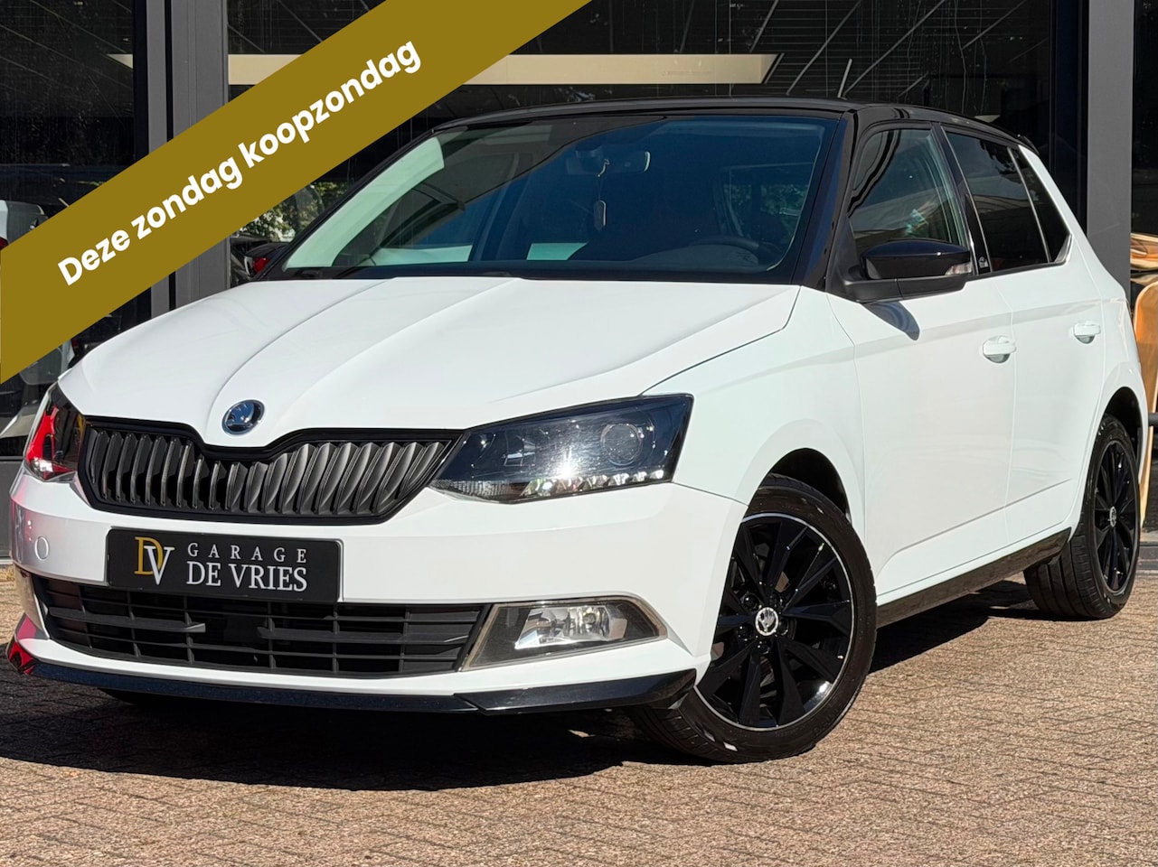 Skoda Fabia - 1.0 TSI Monte Carlo CarPlay Kuipstoelen Camera Navi Front Assist Garantie - AutoWereld.nl