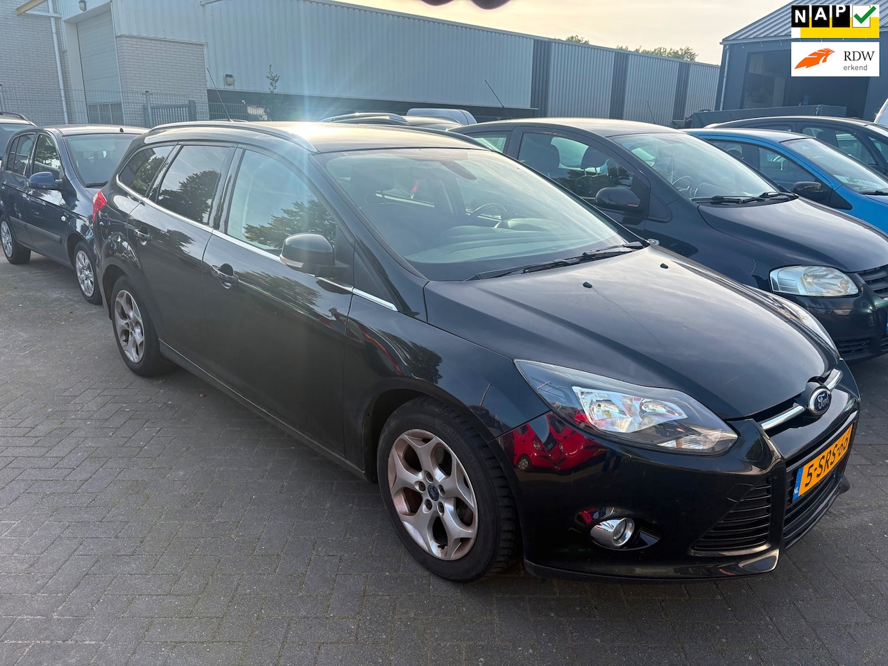 Ford Focus Wagon - 1.0 EcoBoost Titanium 1.0 EcoBoost Titanium - AutoWereld.nl