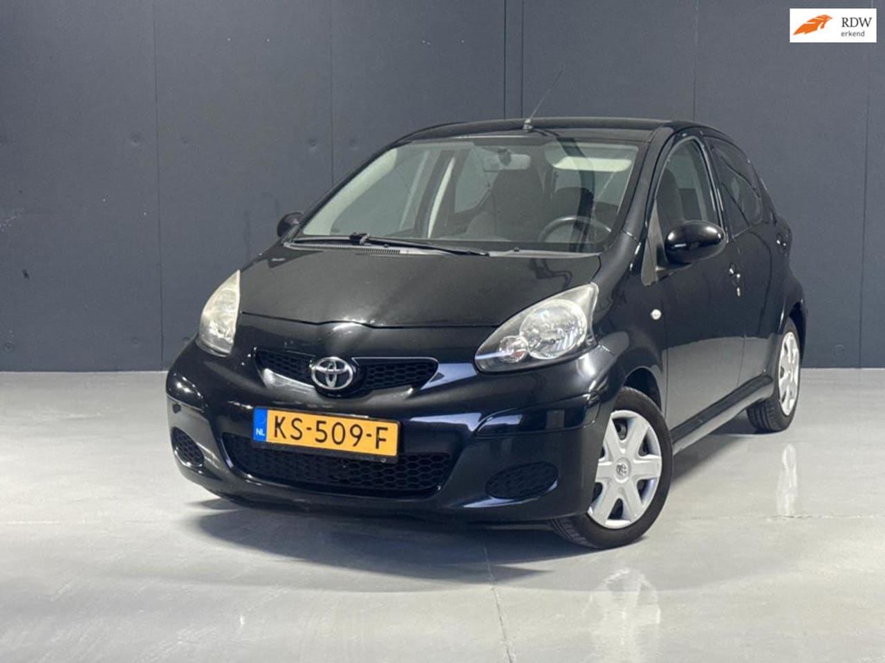 Toyota Aygo - 1.0 | 2010 | 5-deurs | Airco | Elektrische ramen | Centrale deurvergrendeling met afstands - AutoWereld.nl