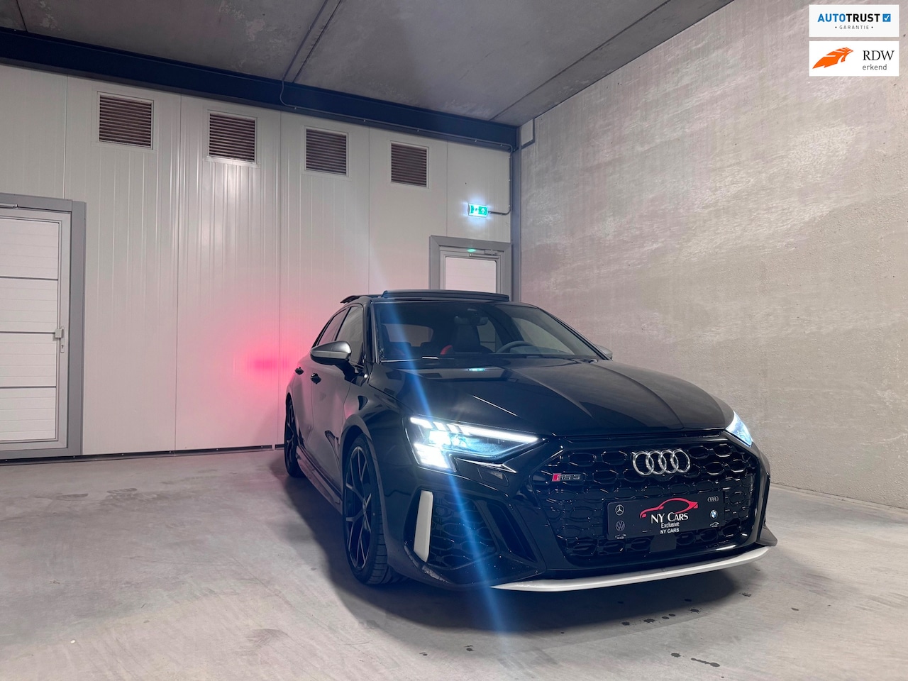 Audi RS3 - Sportback 2.5 TFSI Quattro Pano|B&O|HuD|Keyless|RS Stoel|Carbon|Camera - AutoWereld.nl