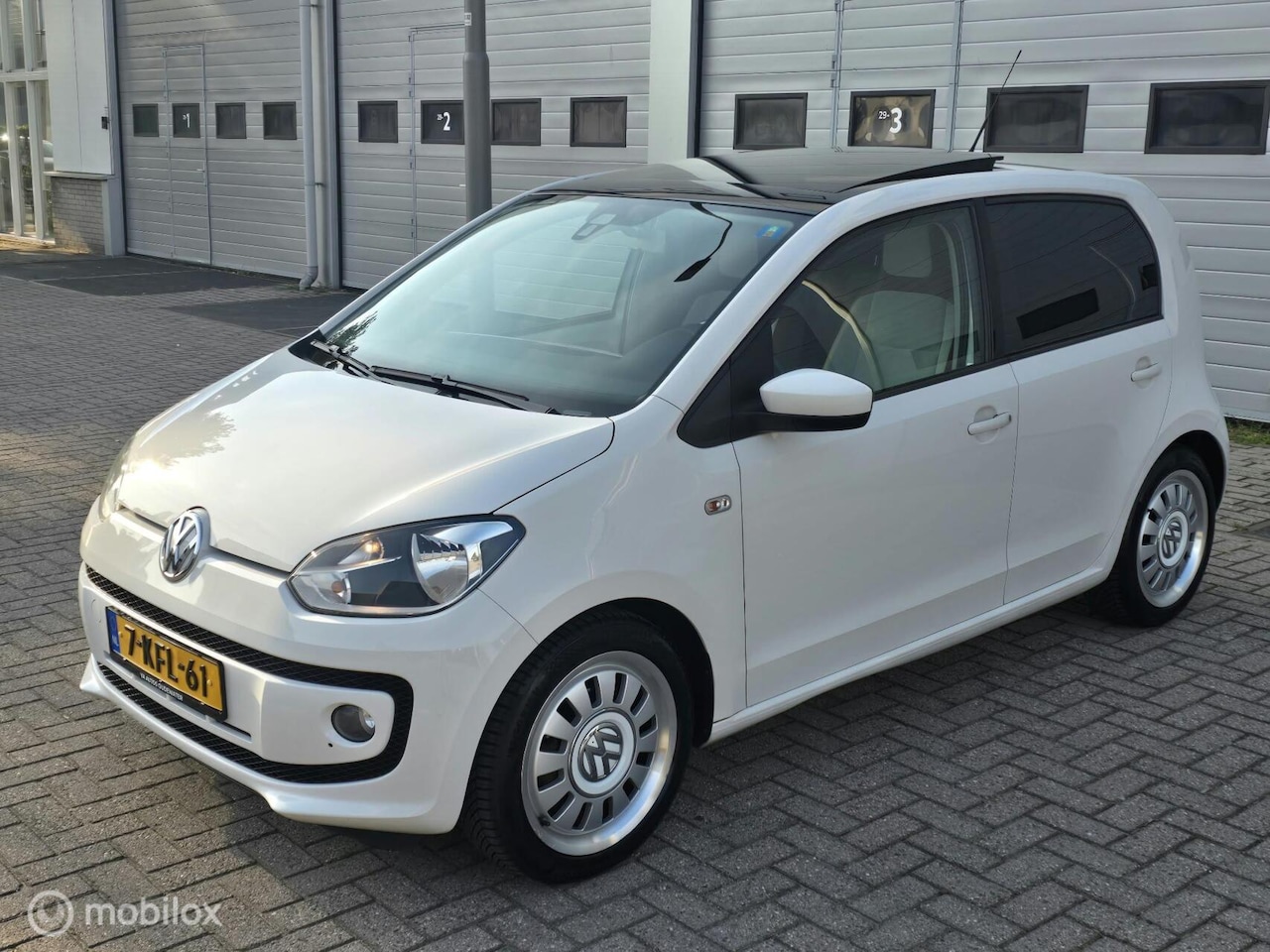 Volkswagen Up! - 1.0 high up! BlueMotion 1.0 high up! BlueMotion - AutoWereld.nl