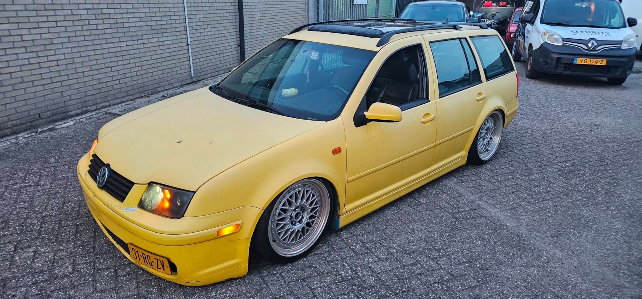 Volkswagen Jetta - Airride dikke wheels airco etc showcar - AutoWereld.nl