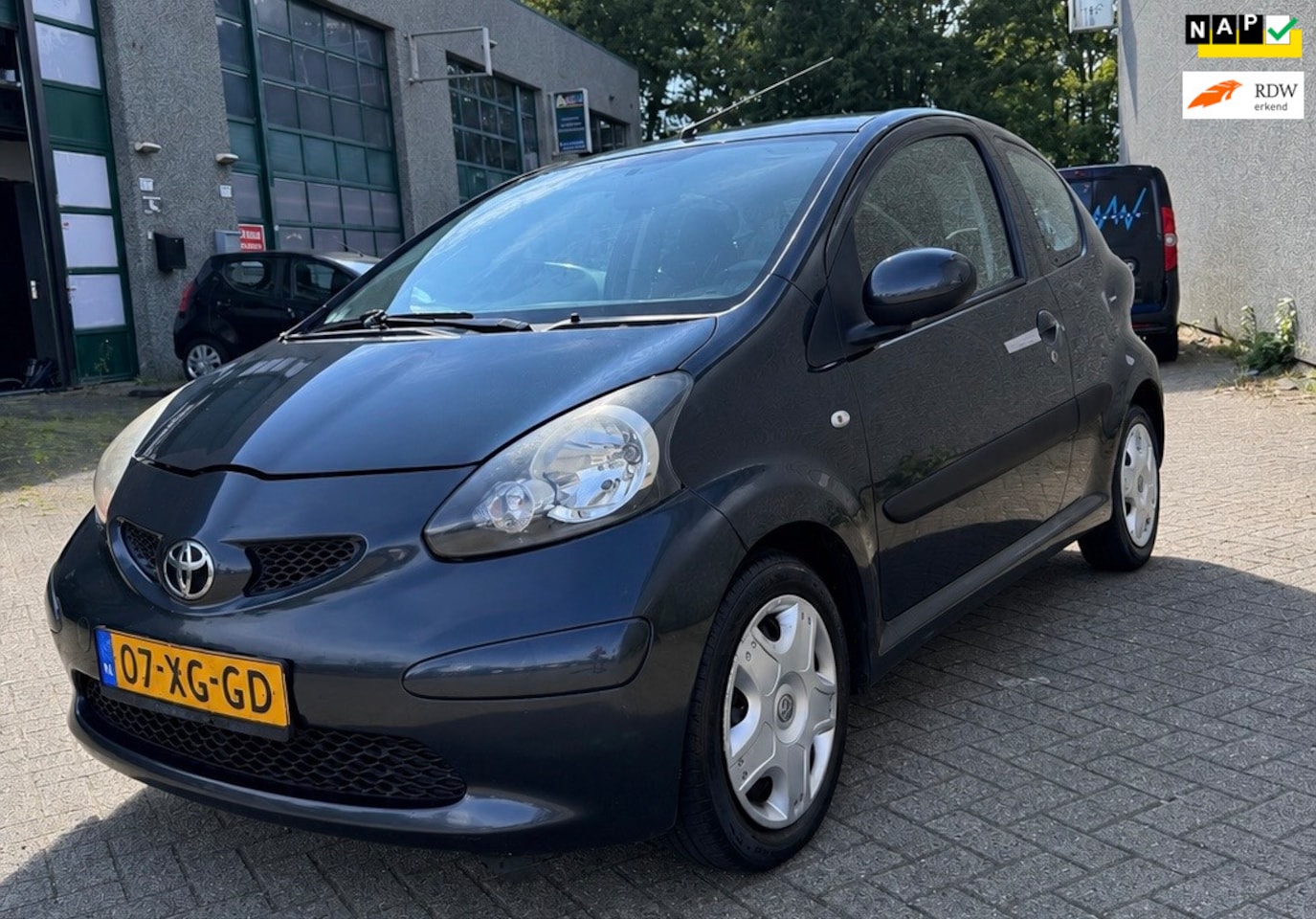 Toyota Aygo - 1.0-12V | grijs NAP|Airco| - AutoWereld.nl