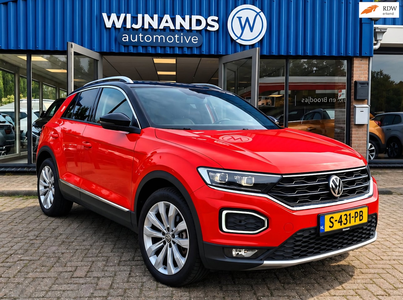 Volkswagen T-Roc - 2.0 TSI 4Motion Sport Trekhaak Panoramadak - AutoWereld.nl