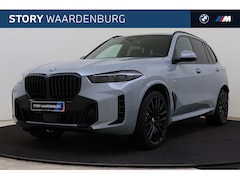 BMW X5 - xDrive50e M Sport Automaat / Panoramadak / Trekhaak / Soft-Close / Parking Assistant Profe