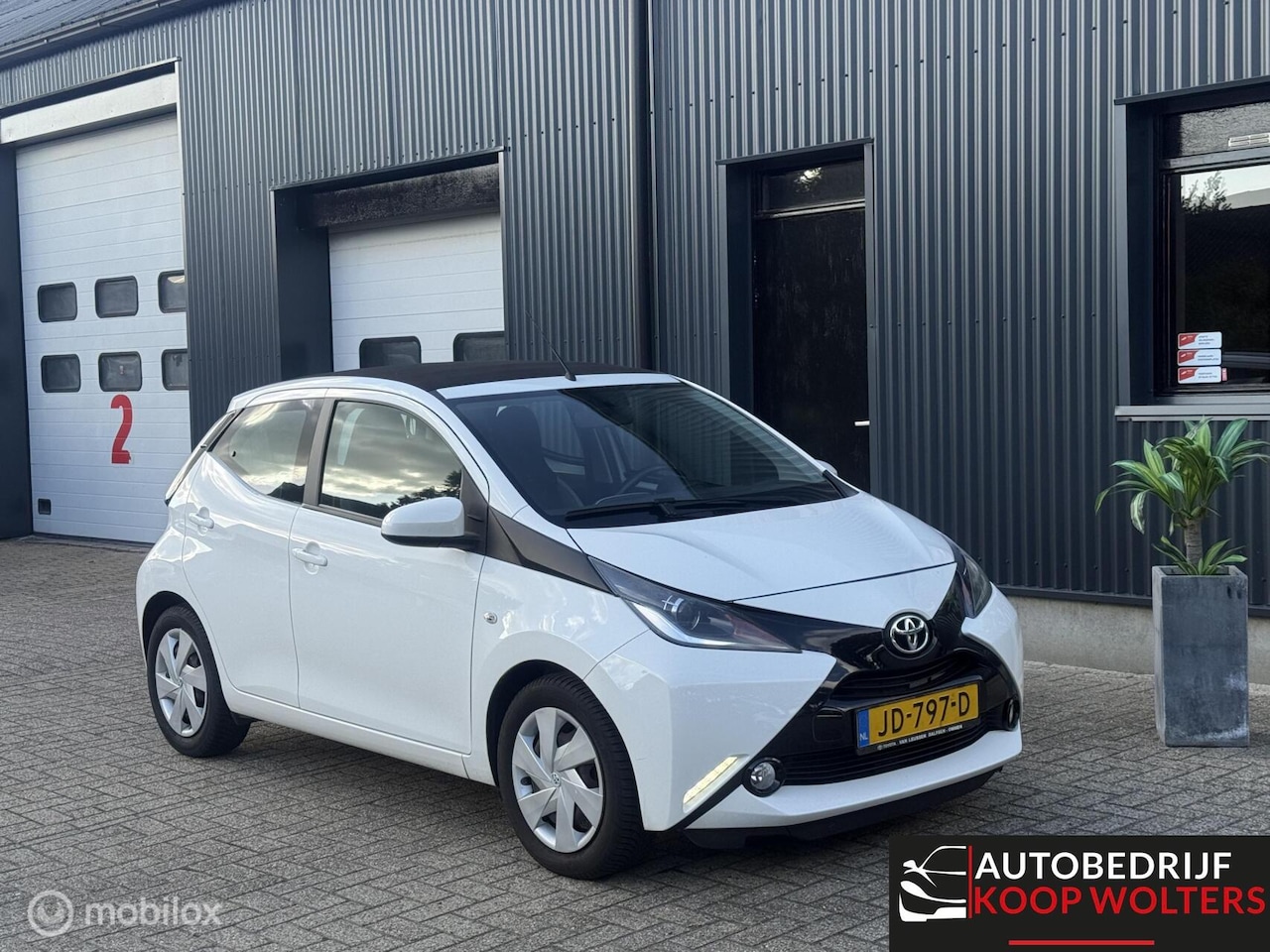 Toyota Aygo - 1.0 VVT-i x-sport* Cabrio *Trekhaak* - AutoWereld.nl