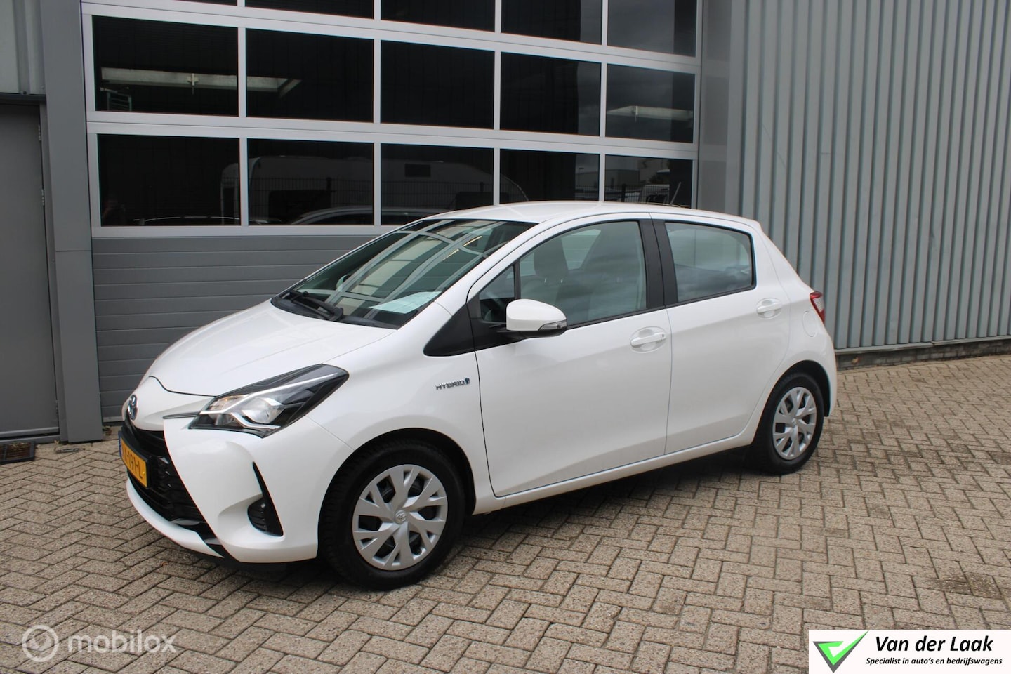 Toyota Yaris - 1.5 Hybrid Aspiration | 1e Eigenaar Boekjes | Parkeersensoren achter | Cruise control. - AutoWereld.nl