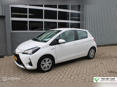 Toyota Yaris - 1.5 Hybrid Aspiration | 1e Eigenaar Boekjes | Parkeersensoren achter | Cruise control