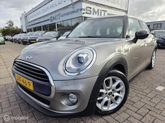 MINI 5-Deurs - 1.5 Cooper Business 5DRS/Nav/Xenon/Led
