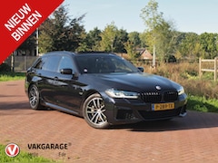 BMW 5-serie Touring - 530e Business Edition Plus | M-Pakket | Panoramadak | Trekhaak | Camera | Sfeerverlichting
