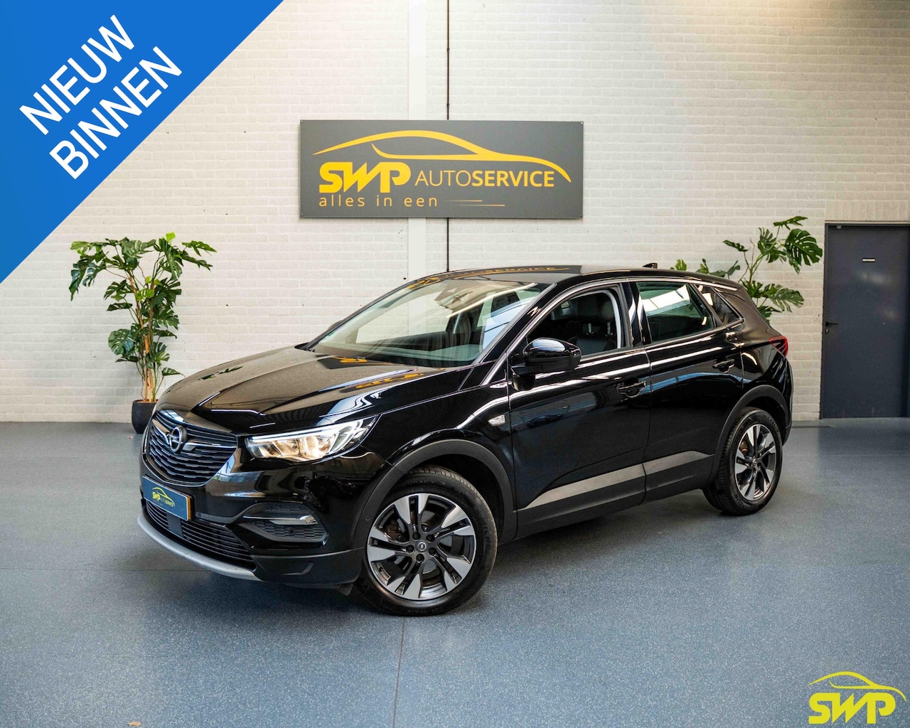Opel Grandland X - 1.2 Turbo Innovation | Trekhaak | Navi | Camera | Dodehoek - AutoWereld.nl