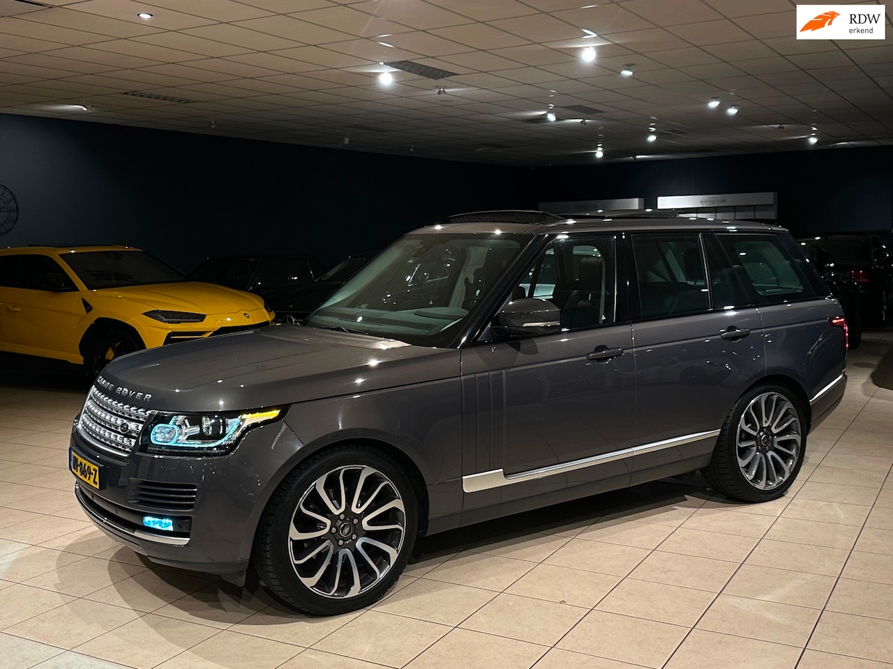 Land Rover Range Rover - Vogue 3.0 TDV6/Pano/165dkm/Dealer-OH/22”/Topstaat - AutoWereld.nl